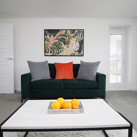 No 43 Stadium Views By Ssw - 2Br, Parking, Sleeps 4, 3Min Walk To Stadium, 10Min Drive To City Centre, Marina And Close To M4 Morriston Exterior foto