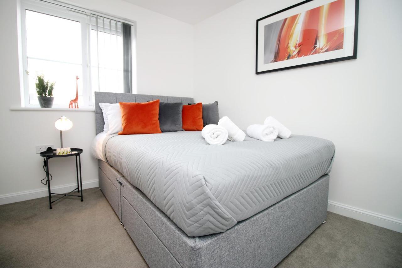 No 43 Stadium Views By Ssw - 2Br, Parking, Sleeps 4, 3Min Walk To Stadium, 10Min Drive To City Centre, Marina And Close To M4 Morriston Exterior foto