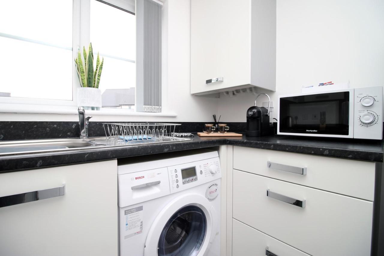 No 43 Stadium Views By Ssw - 2Br, Parking, Sleeps 4, 3Min Walk To Stadium, 10Min Drive To City Centre, Marina And Close To M4 Morriston Exterior foto