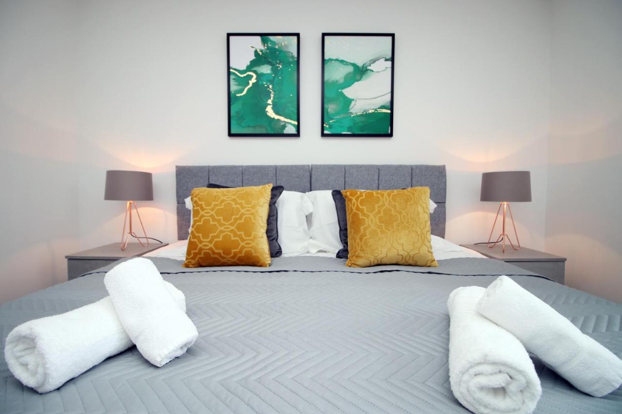 No 43 Stadium Views By Ssw - 2Br, Parking, Sleeps 4, 3Min Walk To Stadium, 10Min Drive To City Centre, Marina And Close To M4 Morriston Exterior foto