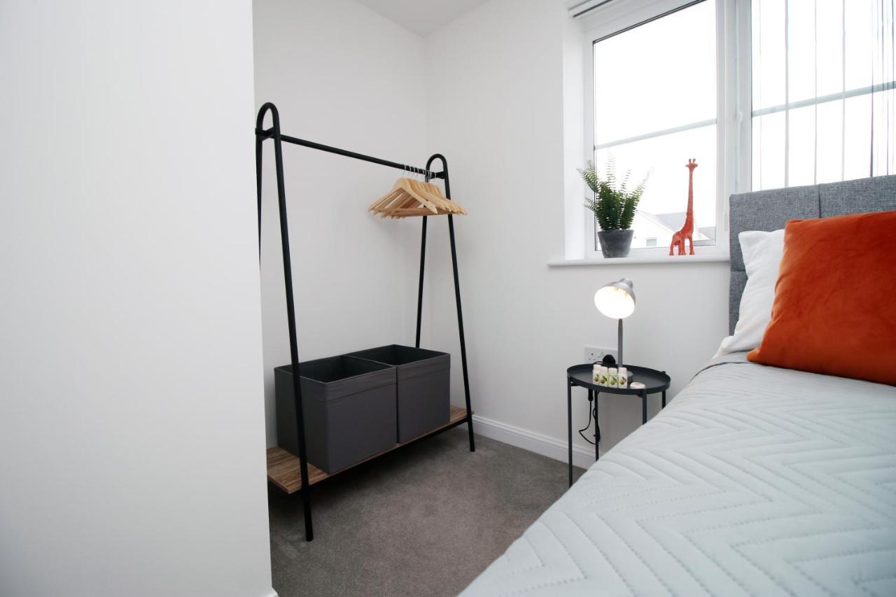 No 43 Stadium Views By Ssw - 2Br, Parking, Sleeps 4, 3Min Walk To Stadium, 10Min Drive To City Centre, Marina And Close To M4 Morriston Exterior foto