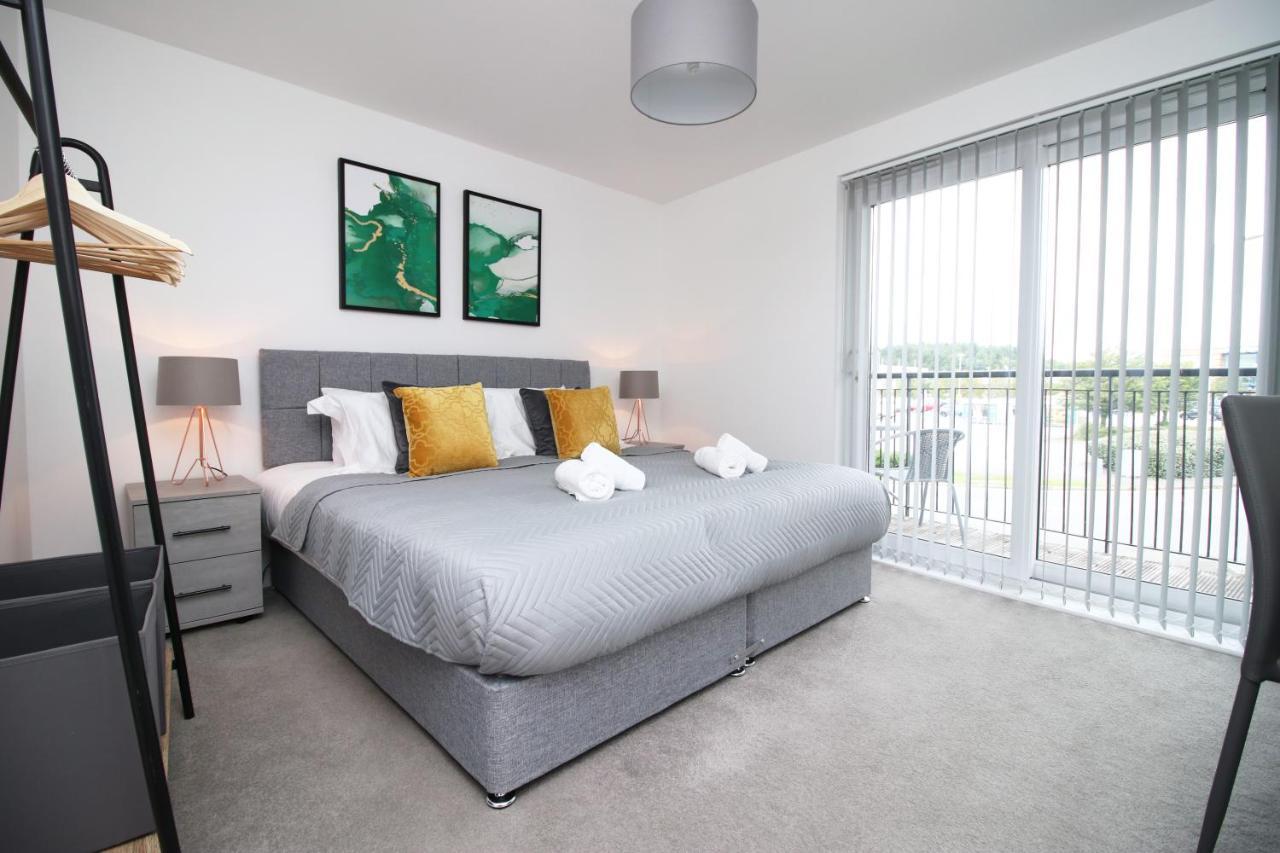 No 43 Stadium Views By Ssw - 2Br, Parking, Sleeps 4, 3Min Walk To Stadium, 10Min Drive To City Centre, Marina And Close To M4 Morriston Exterior foto