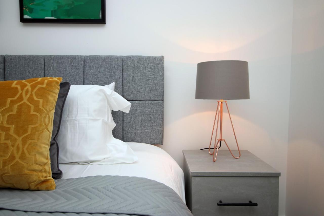 No 43 Stadium Views By Ssw - 2Br, Parking, Sleeps 4, 3Min Walk To Stadium, 10Min Drive To City Centre, Marina And Close To M4 Morriston Exterior foto
