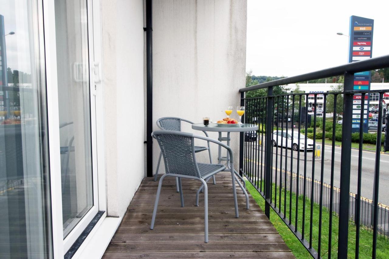 No 43 Stadium Views By Ssw - 2Br, Parking, Sleeps 4, 3Min Walk To Stadium, 10Min Drive To City Centre, Marina And Close To M4 Morriston Exterior foto